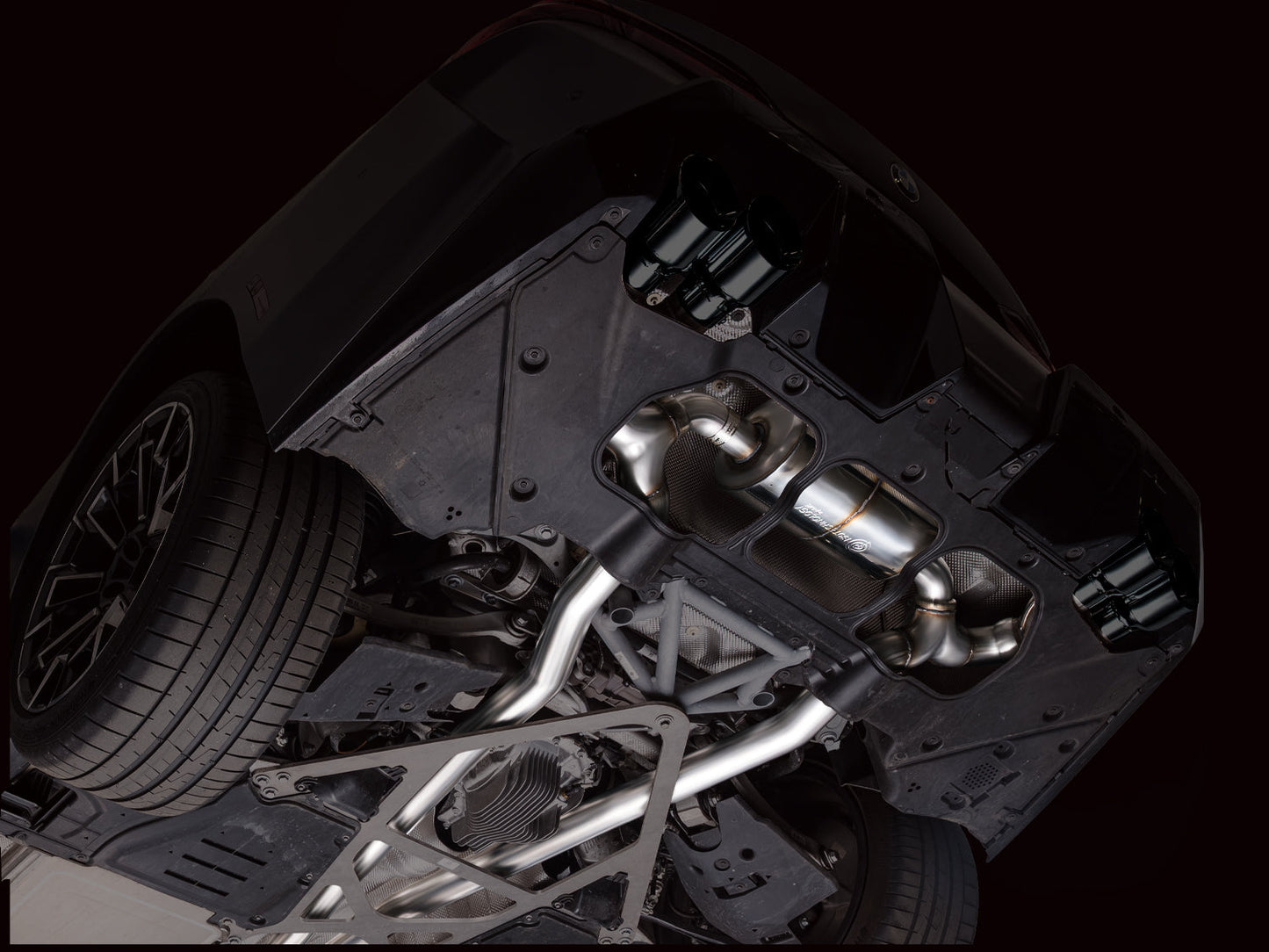 AWE Exhaust Suite for BMW G9X M5