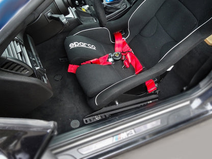 R-9251 Passenger Seats Between 440mm to 427mm wide at mount point